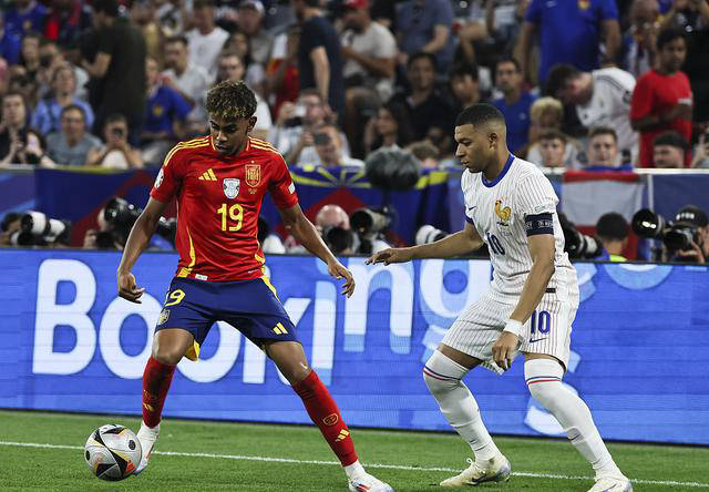 英格兰碾压西班牙,罗德里带队取胜 英格兰碾压西班牙,罗德里带队取胜