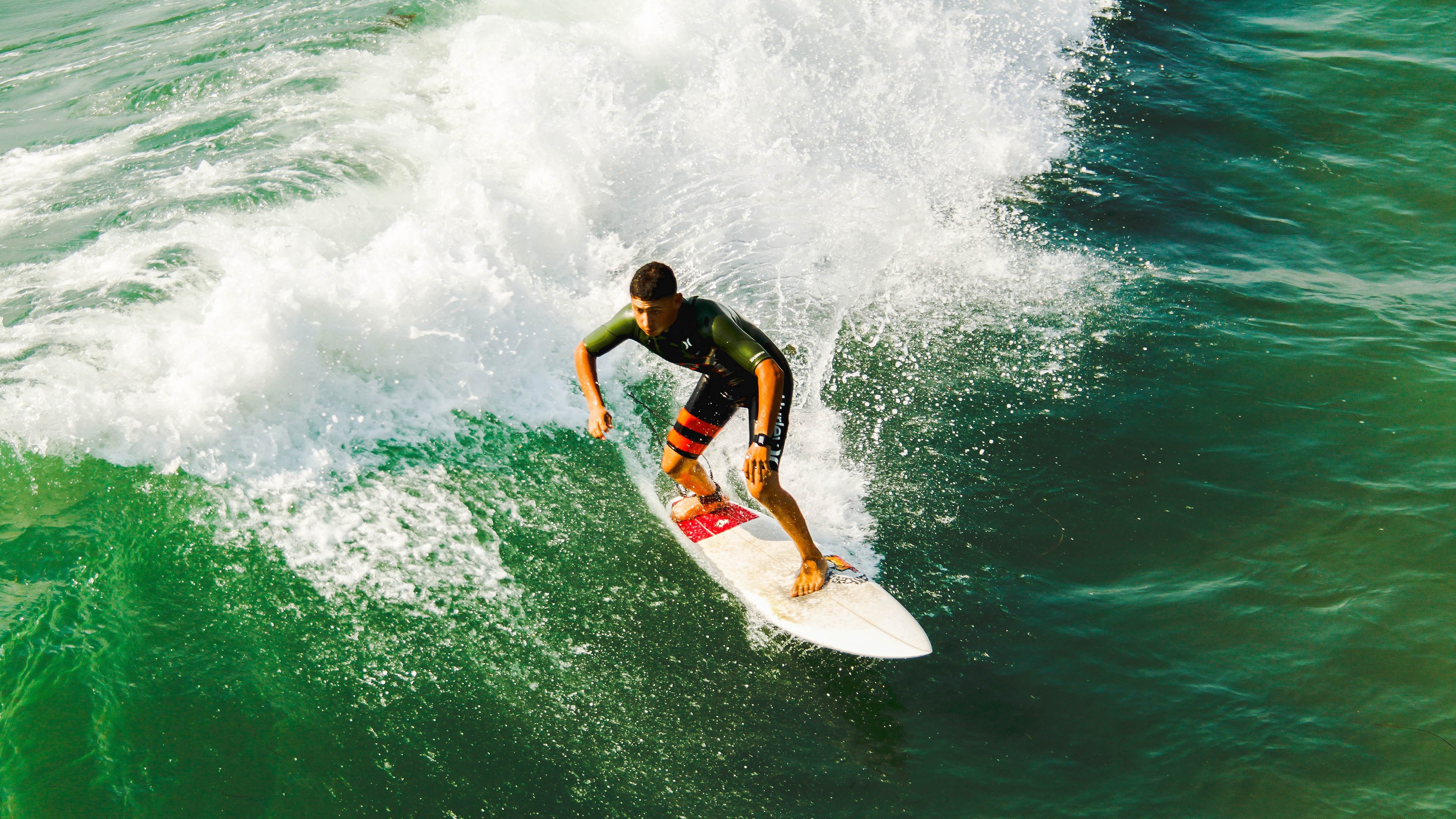 76人血拼雄鹿,切特成为关键先生