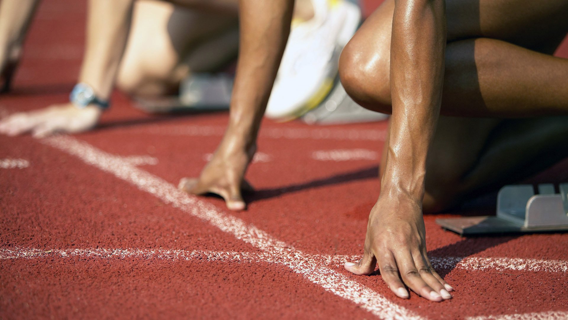 黄喜灿爆发!挪威争冠战,加纳的非洲之星如何照亮欧洲足球的暗面?